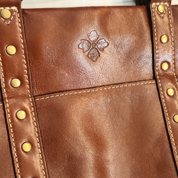 Womens Patricia Nash Carducci Leather tote in tan/light brown. - Picture 15 of 16